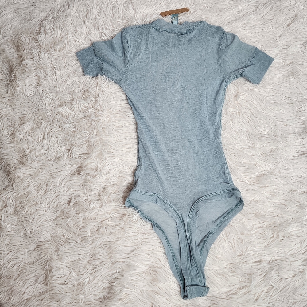 SKIMS SUMMER MESH T-Shirt Bodysuit/ SKY/XS, S/ NWT - Picture 4 of 11